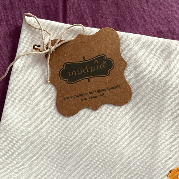 Mud Pie White and Brown Angel Decor Accents. Bundle of 2 new towels - Picture 2 of 3